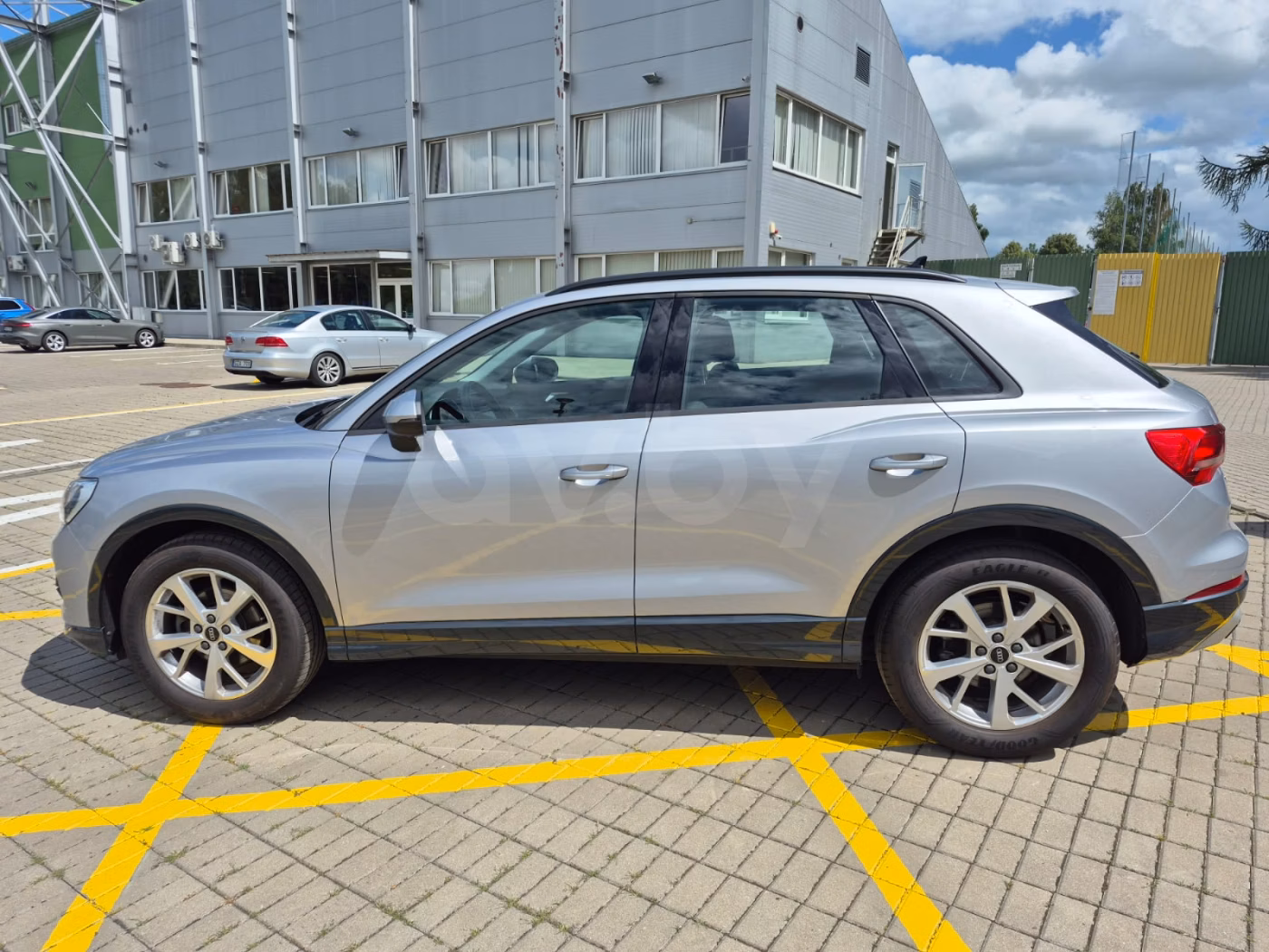 Audi Q3 фото 8