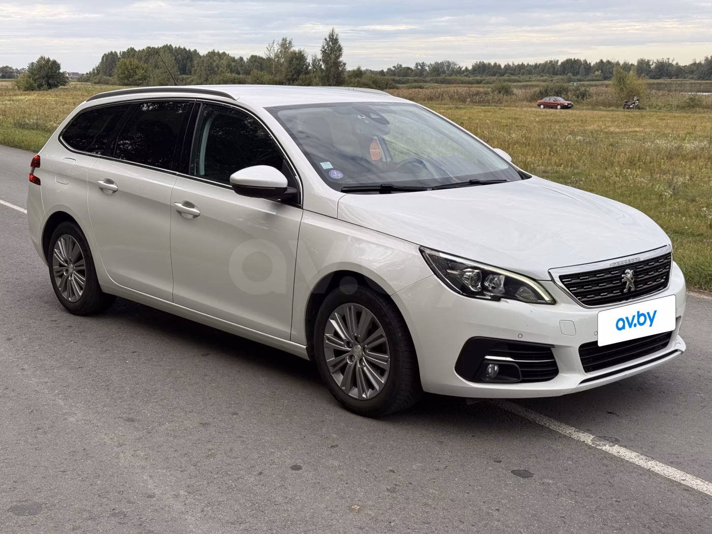 Peugeot 308 фото 2