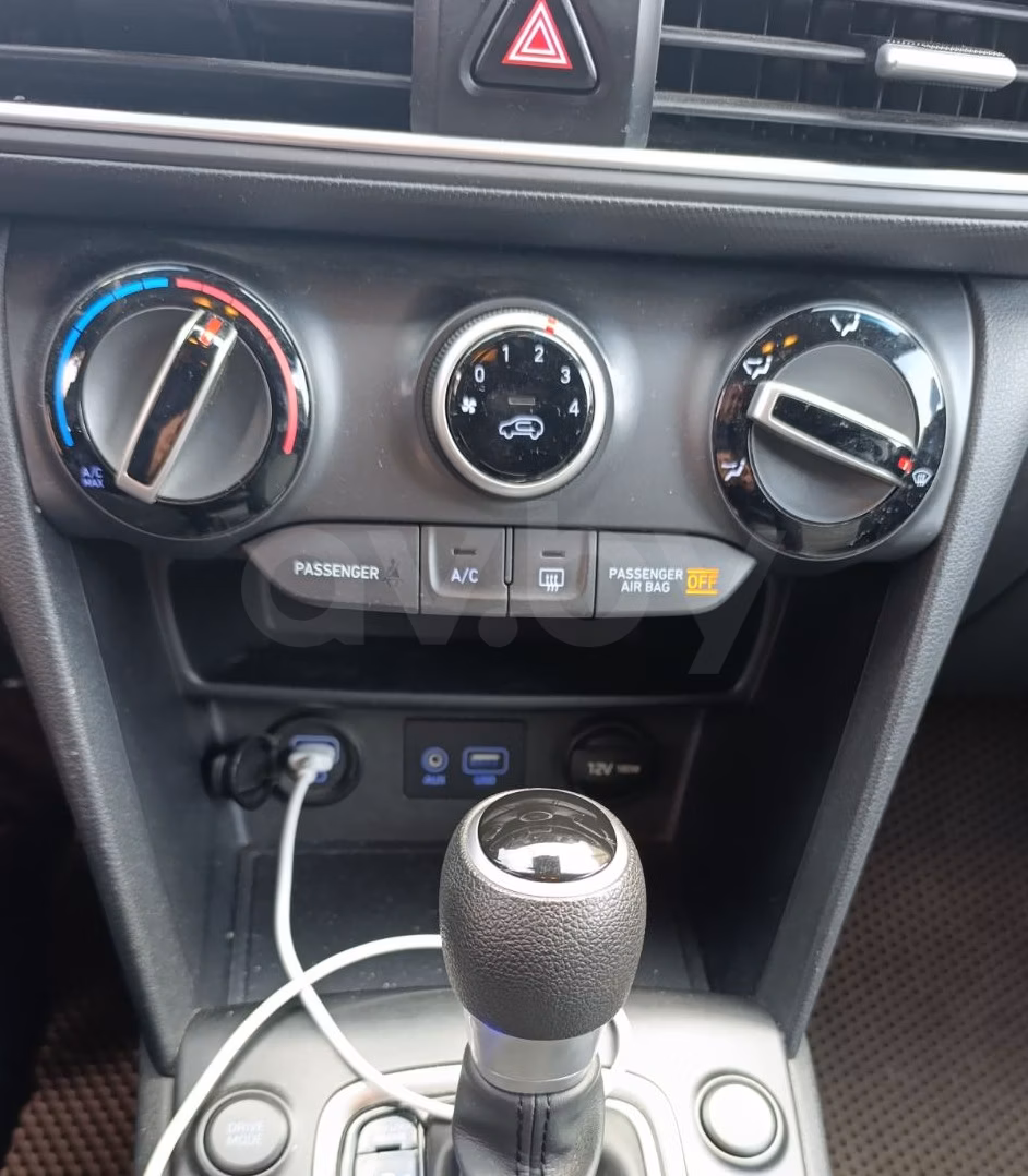 Hyundai Kona фото 9