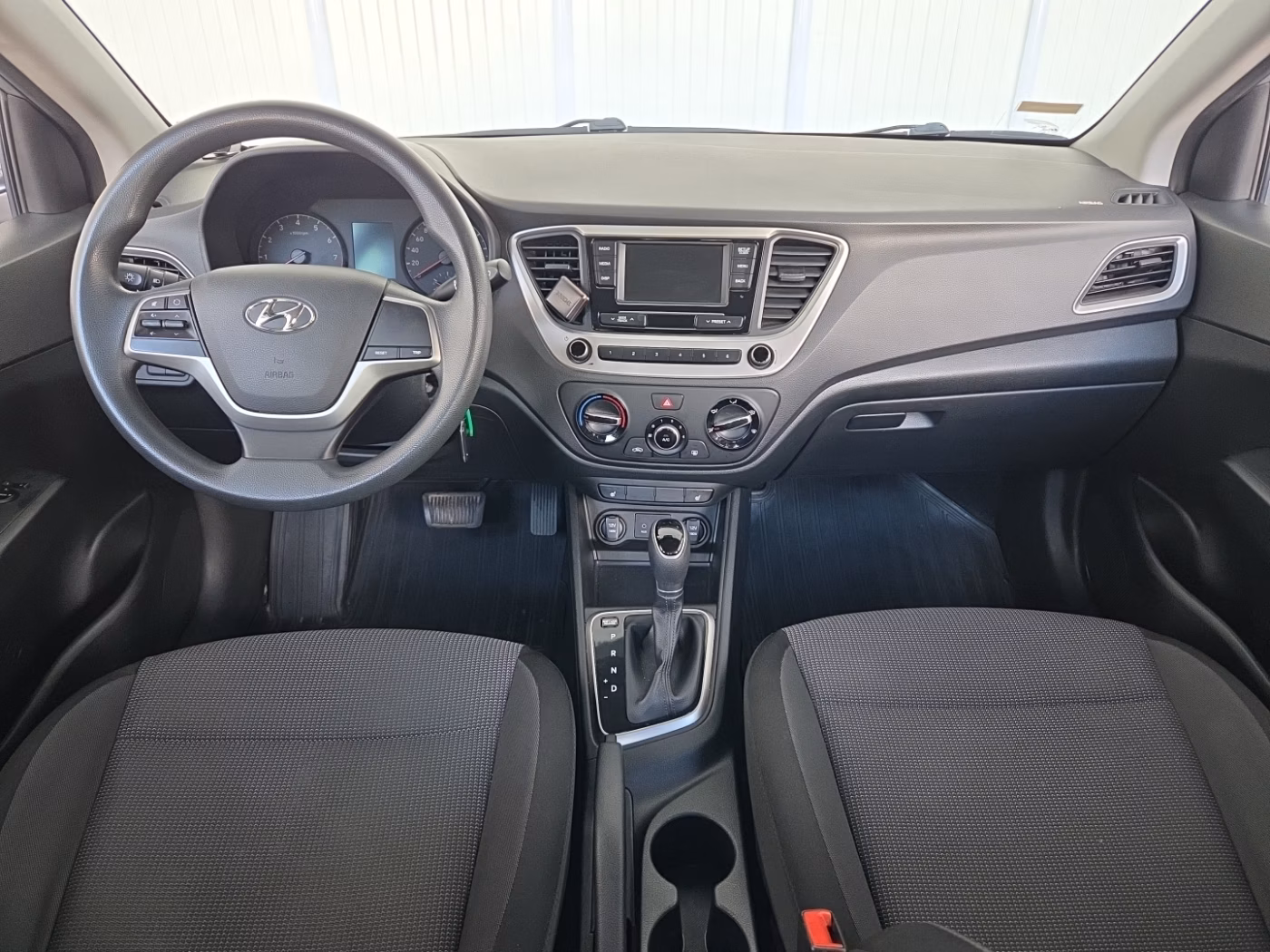 Hyundai Solaris фото 11