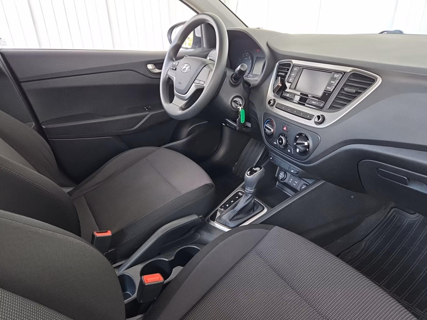 Hyundai Solaris фото 14