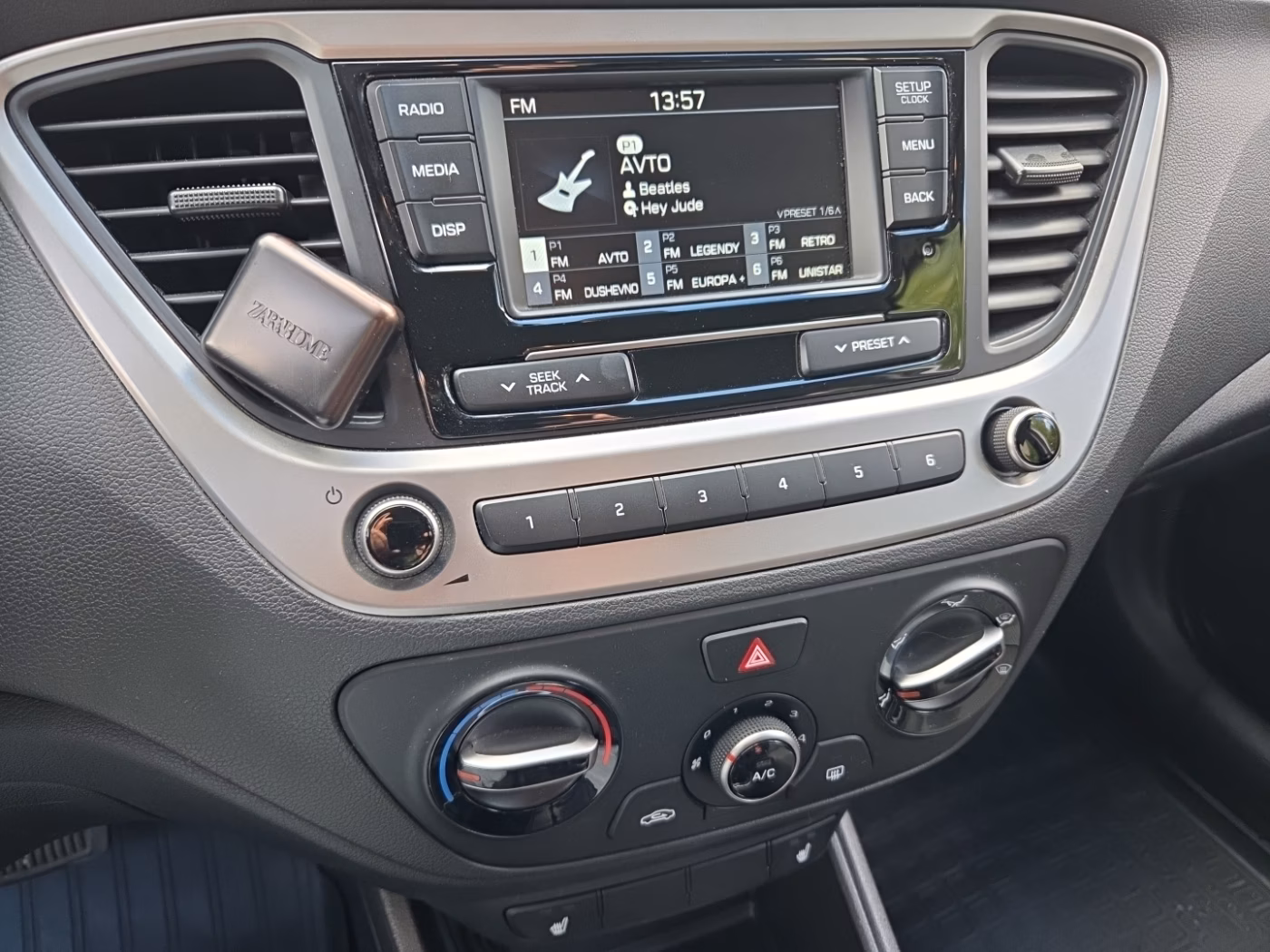 Hyundai Solaris фото 19