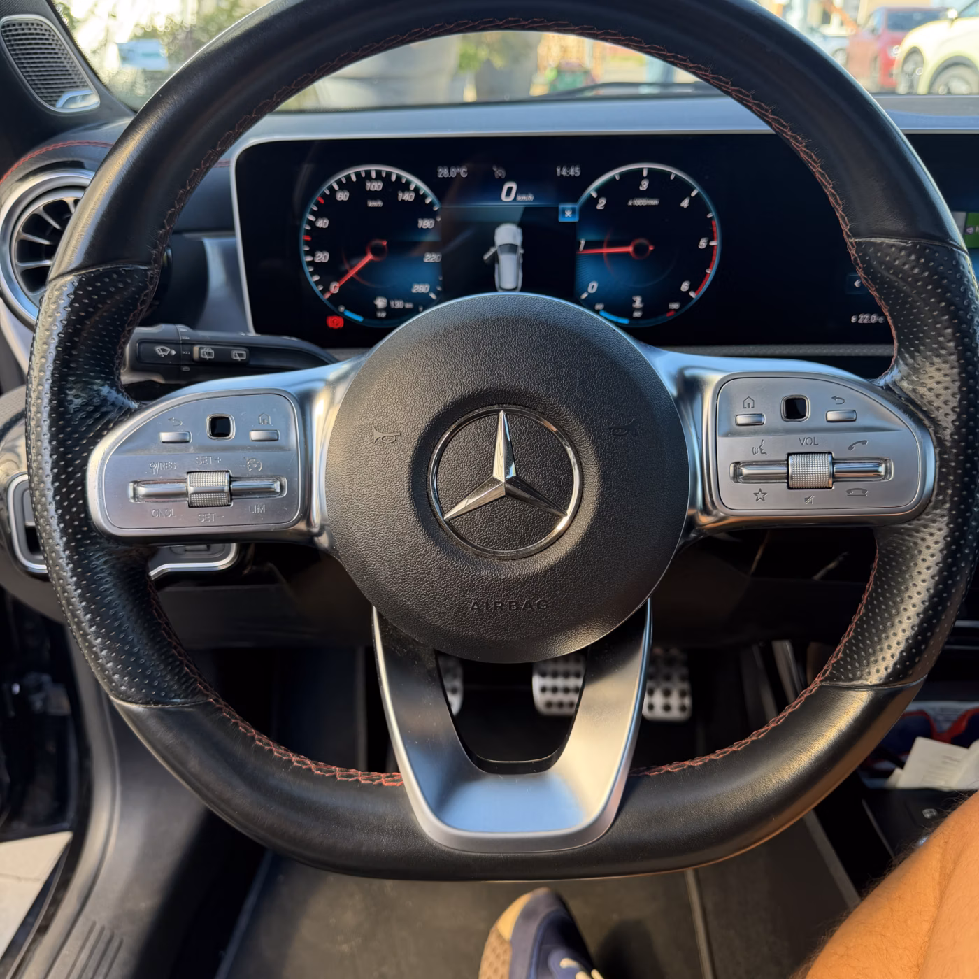 Mercedes-Benz CLA фото 13