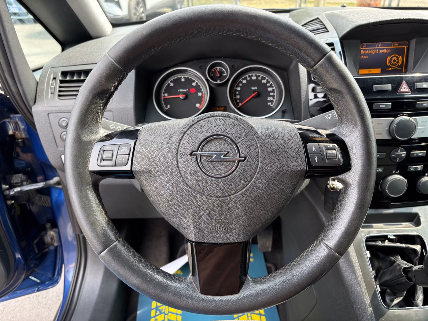 Opel Zafira фото 10