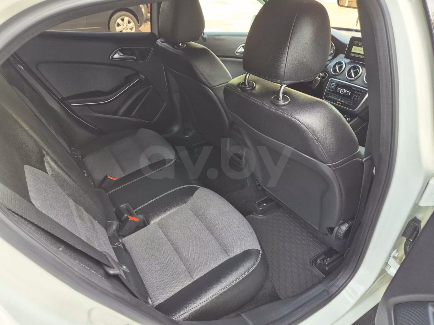 Mercedes-Benz GLA фото 13