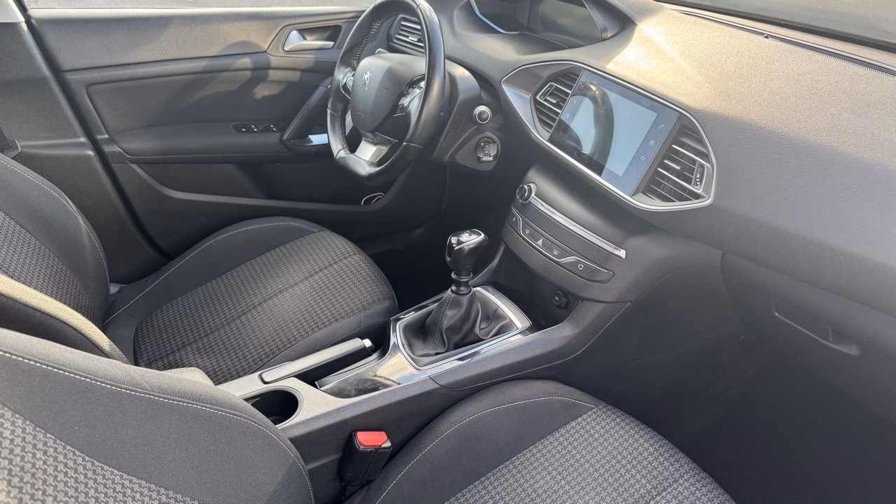 Peugeot 308 фото 10