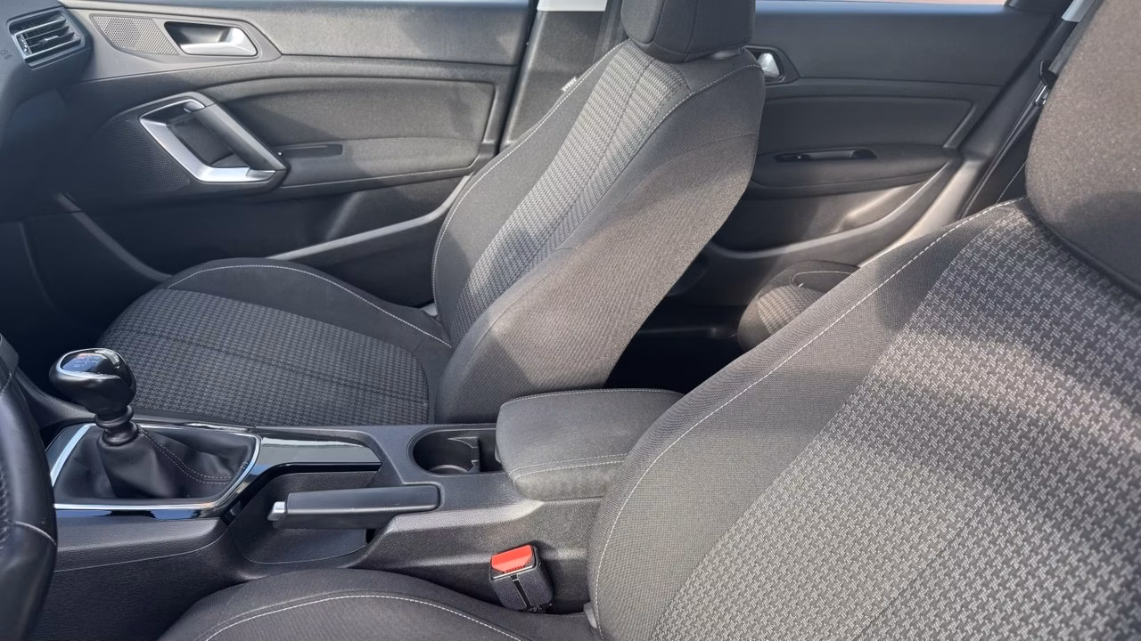 Peugeot 308 фото 12