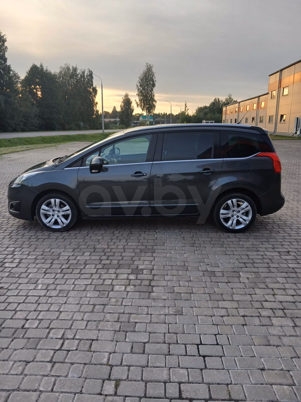 Peugeot 5008 фото 8