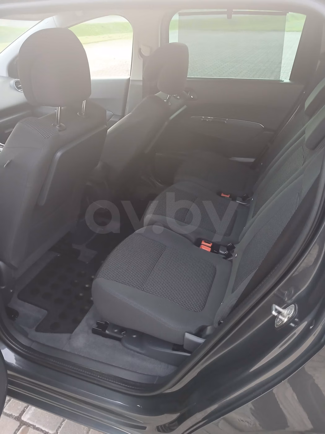 Peugeot 5008 фото 9