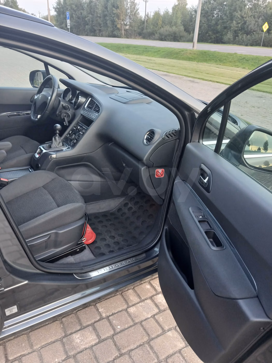Peugeot 5008 фото 11