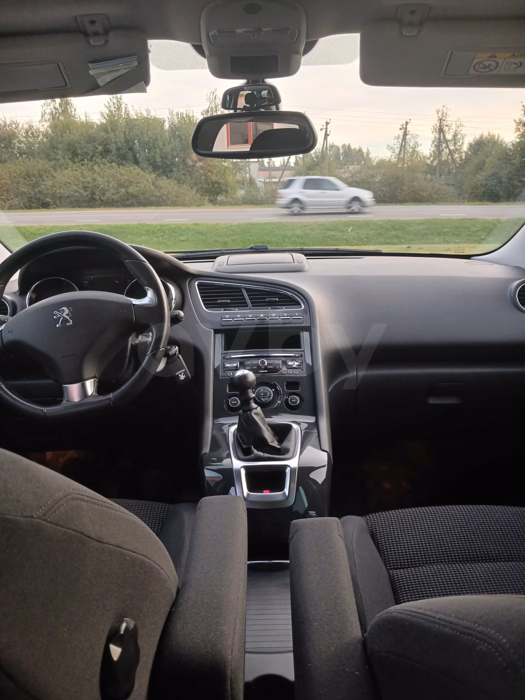 Peugeot 5008 фото 12