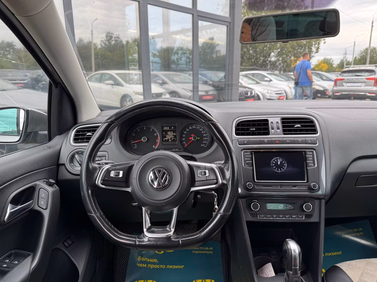 Volkswagen Polo Sedan фото 10