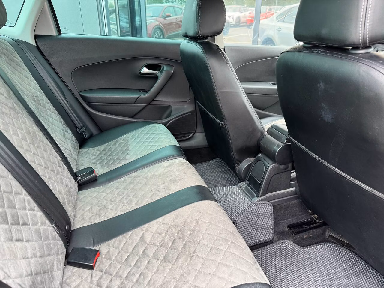 Volkswagen Polo Sedan фото 18