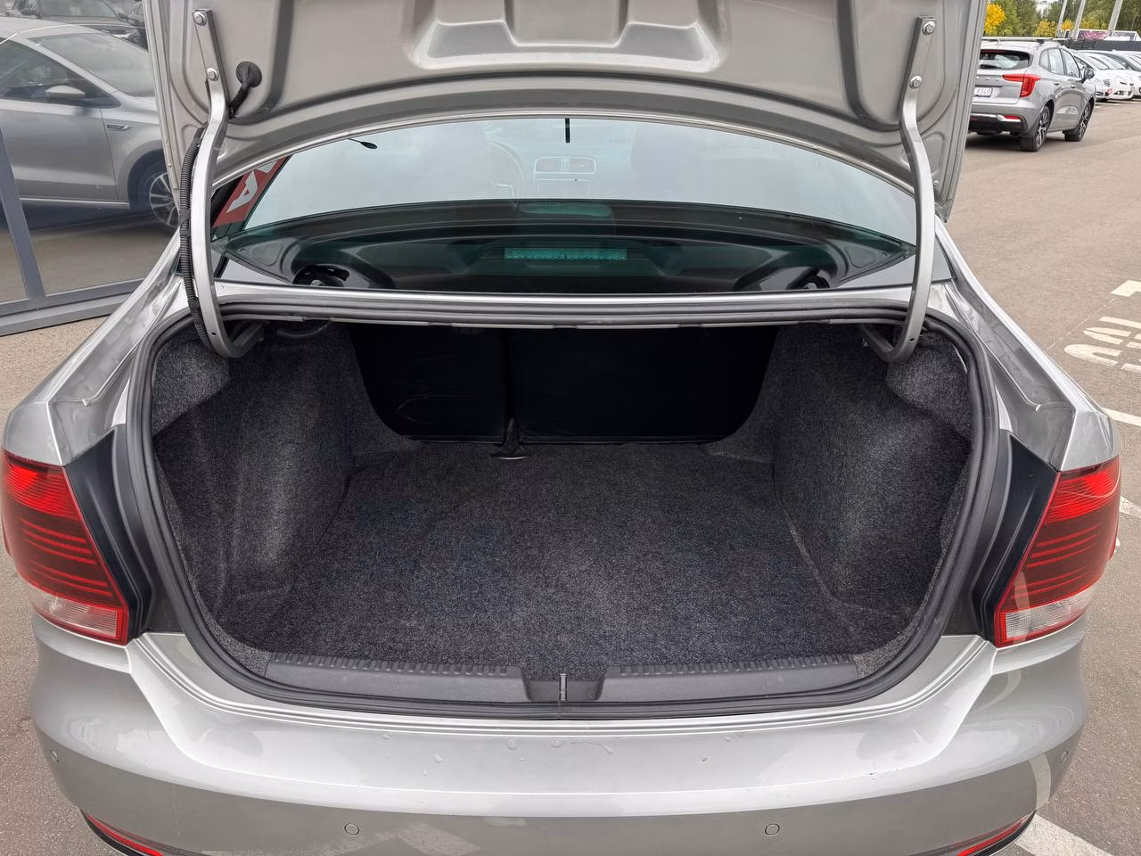 Volkswagen Polo Sedan фото 20