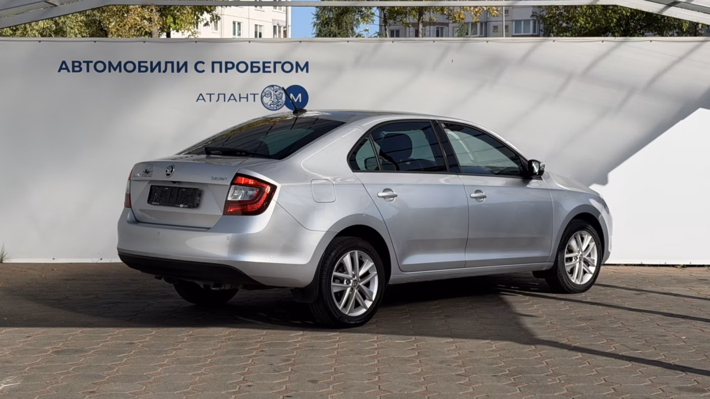 Skoda Rapid фото 6
