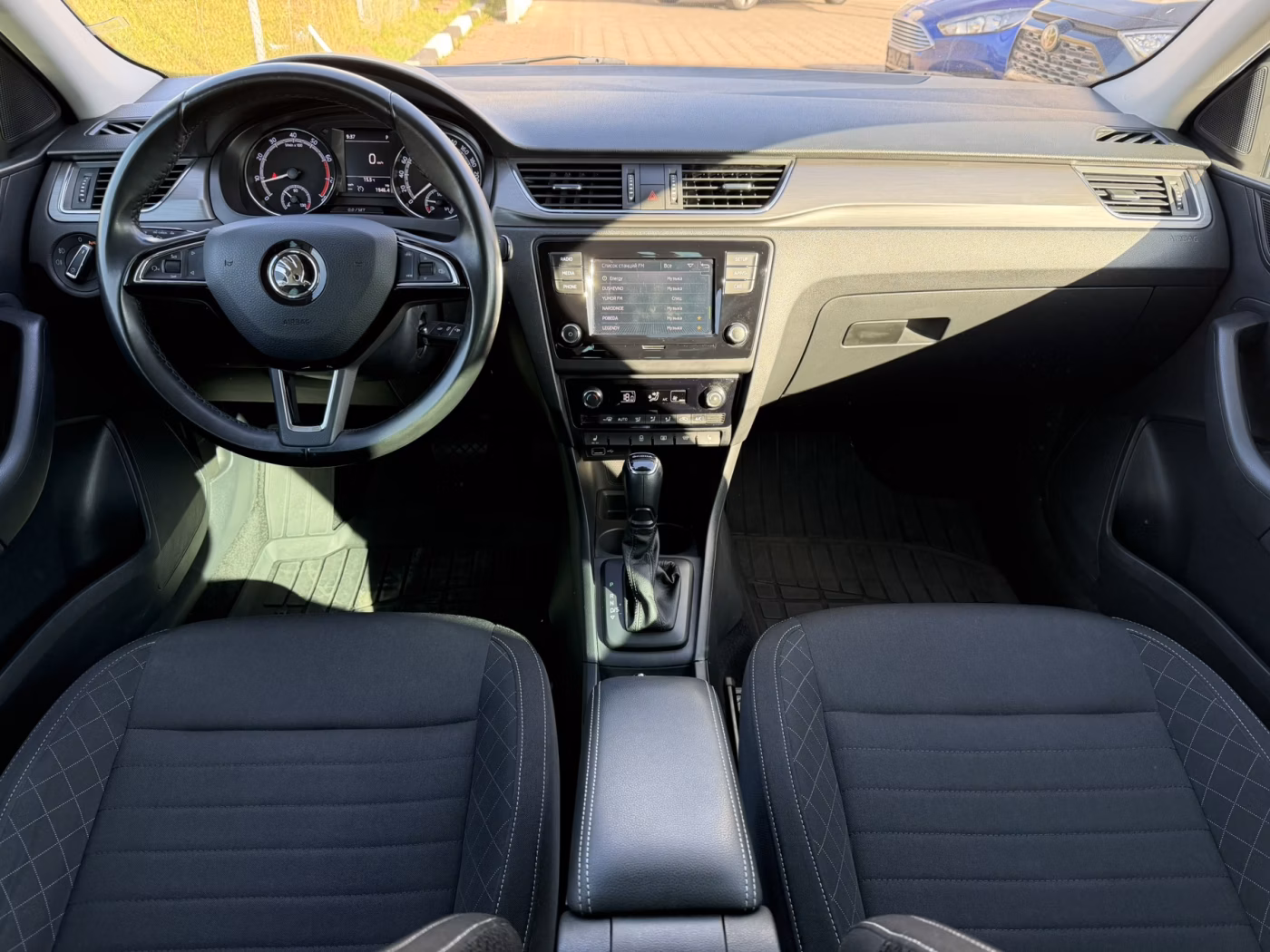 Skoda Rapid фото 11