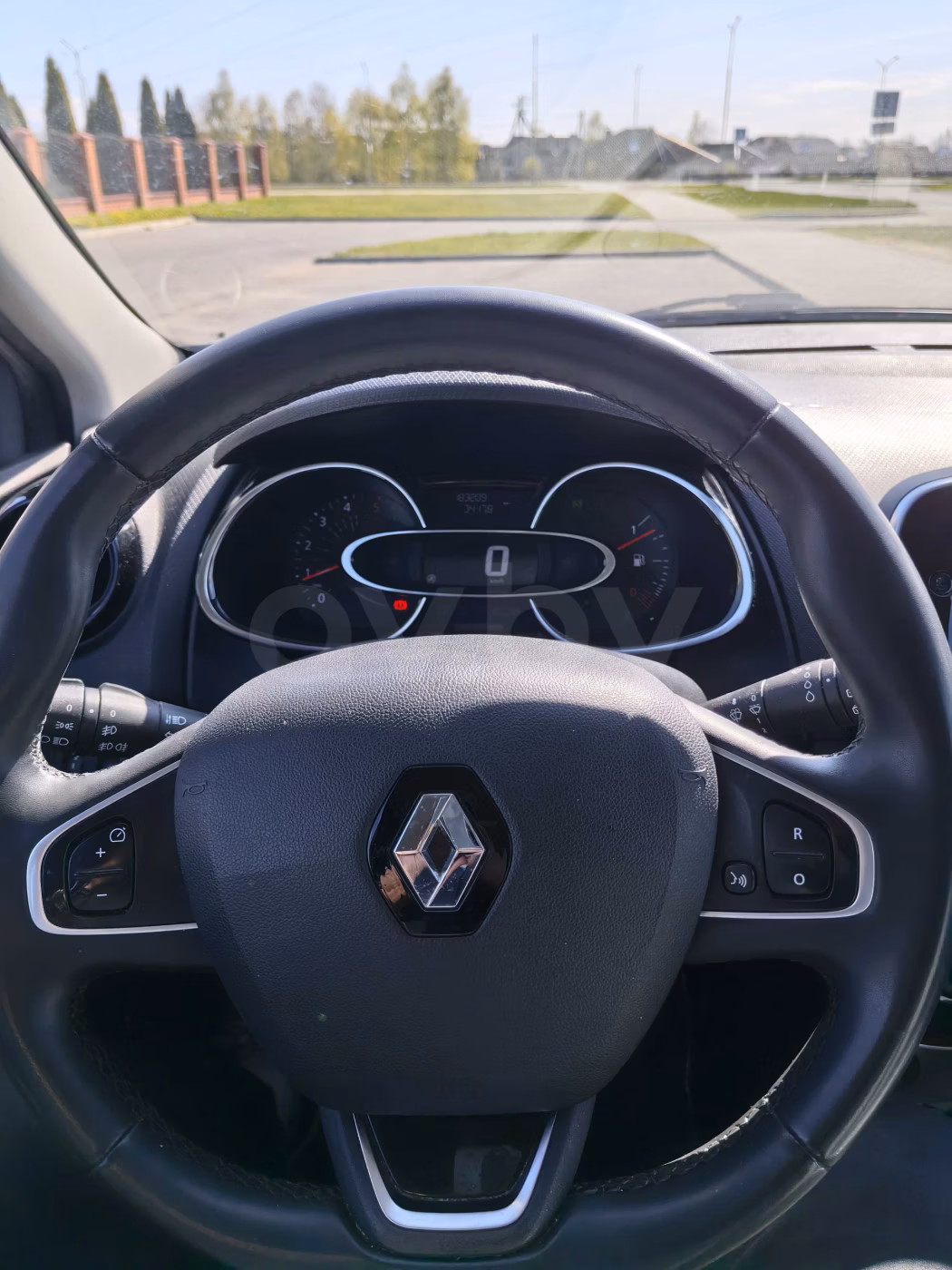 Renault Clio фото 8