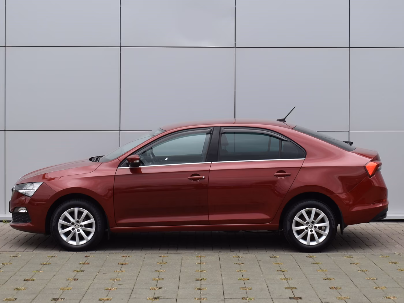 Skoda Rapid фото 8