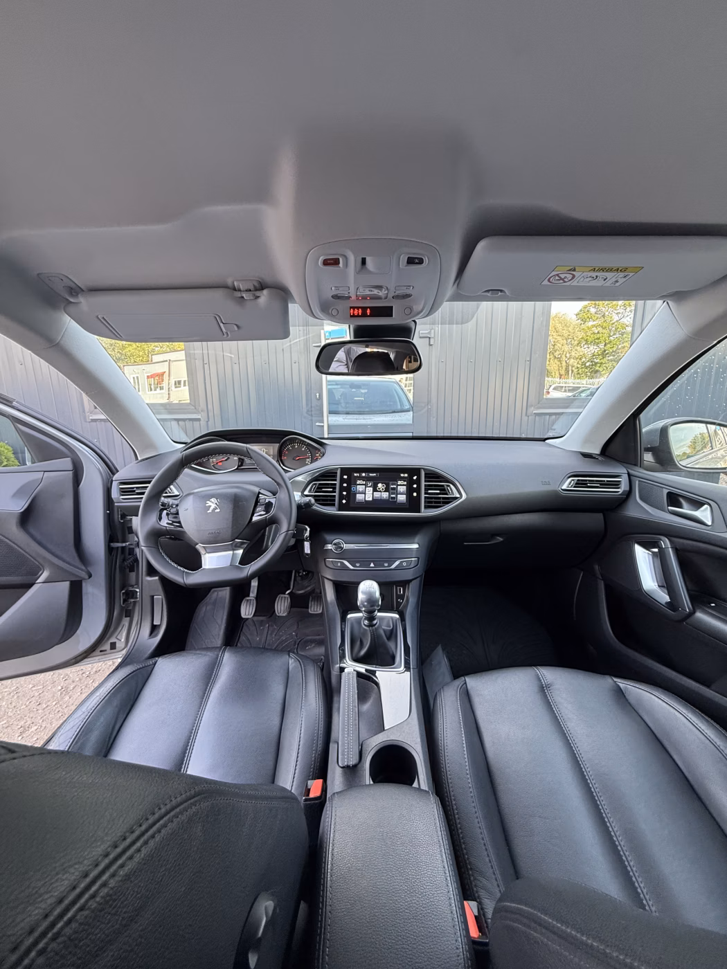 Peugeot 308 фото 9