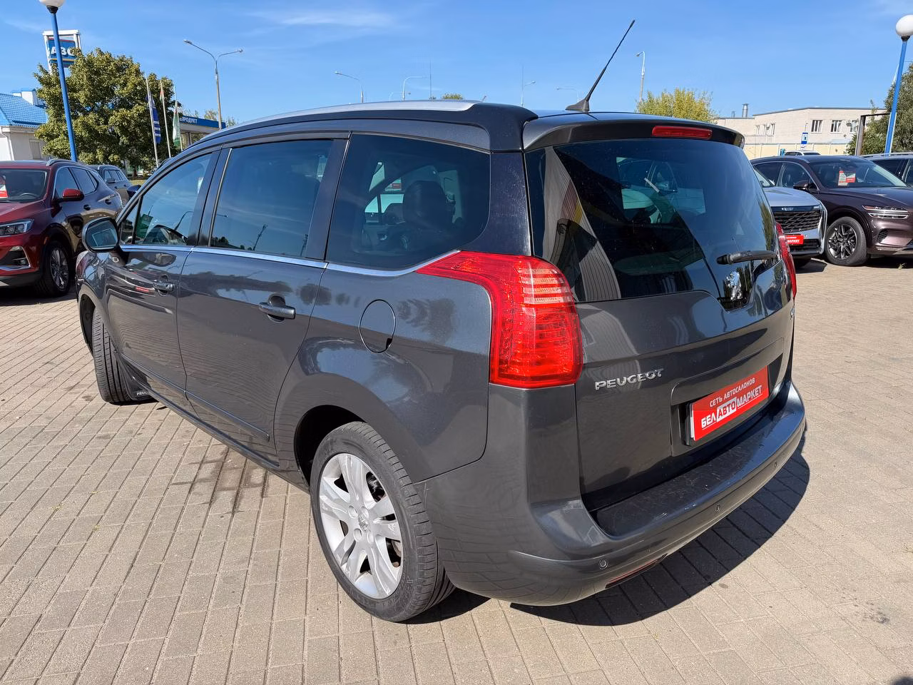Peugeot 5008 фото 3