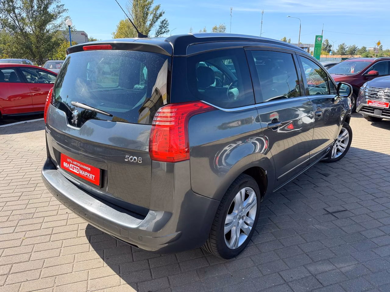 Peugeot 5008 фото 6