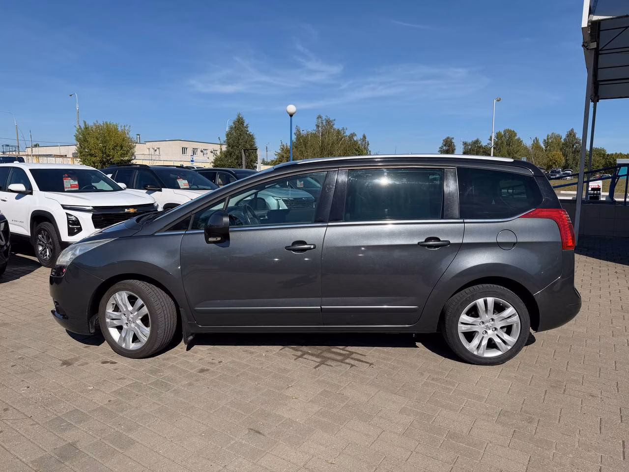 Peugeot 5008 фото 8