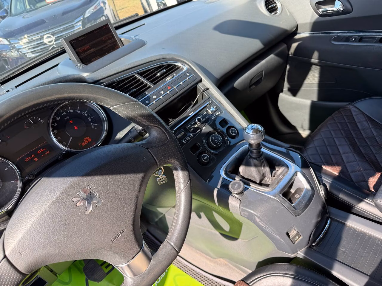 Peugeot 5008 фото 13