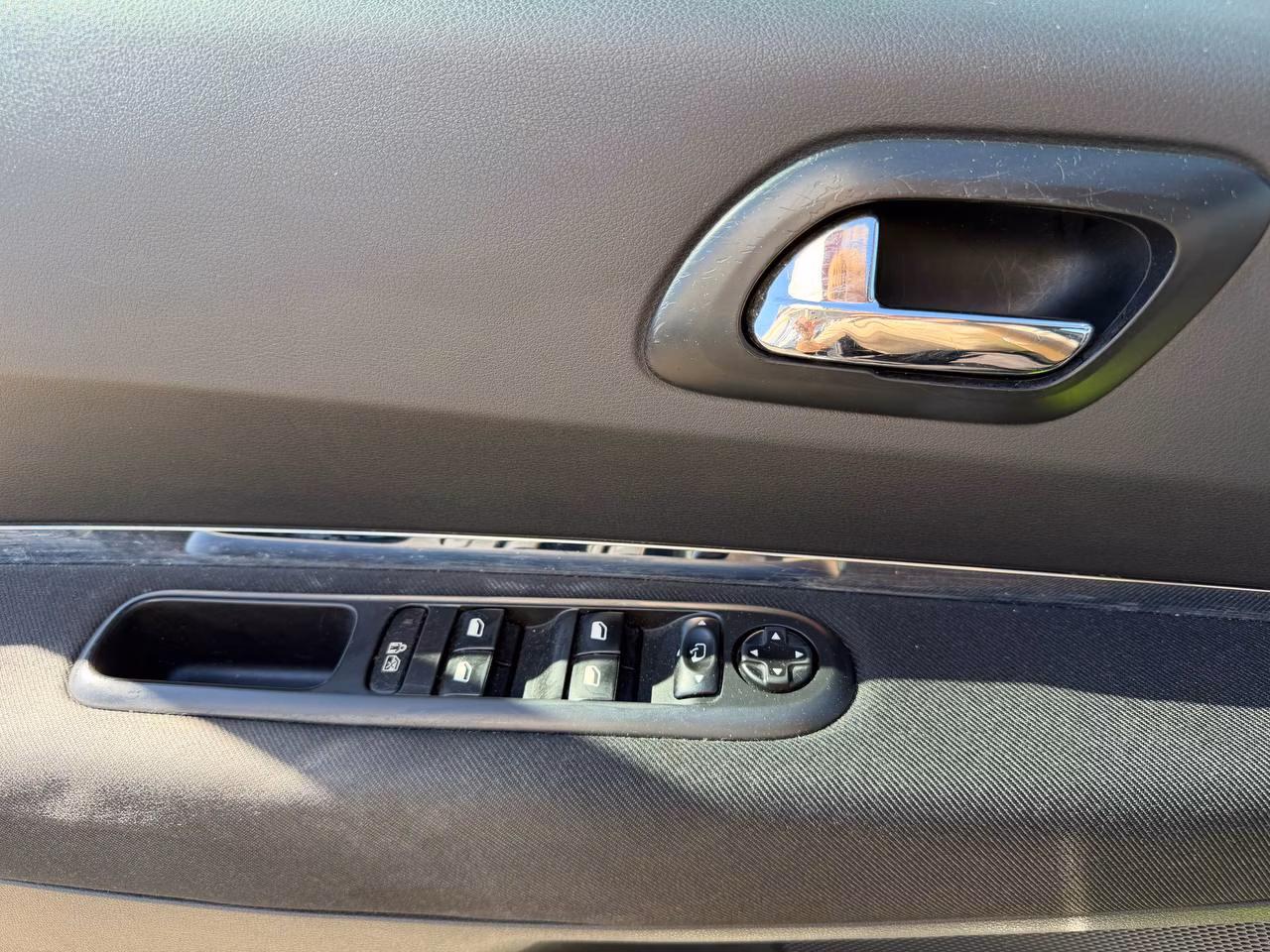 Peugeot 5008 фото 15