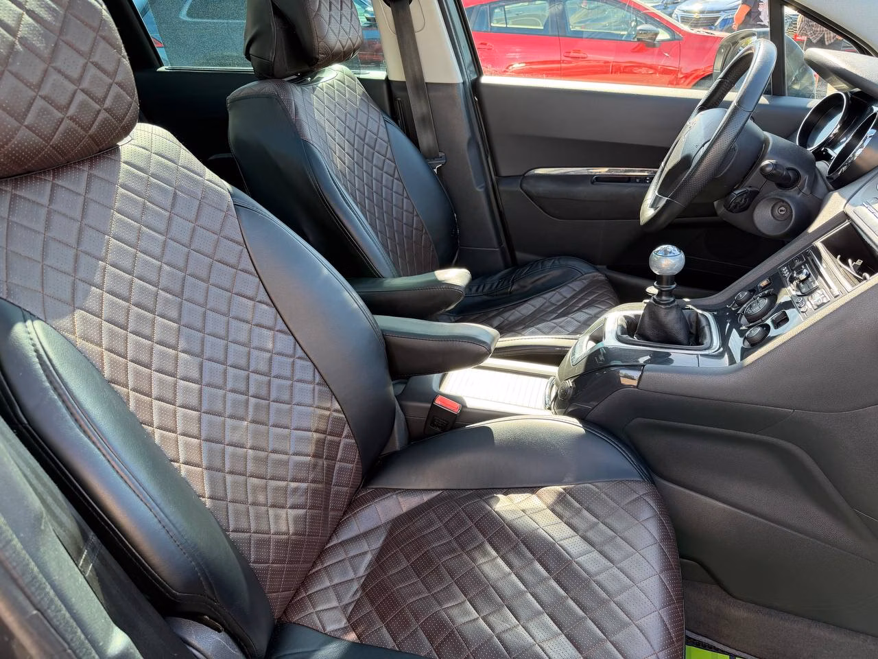 Peugeot 5008 фото 19