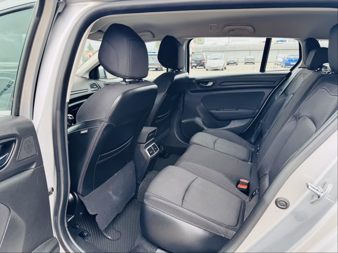 Renault Megane фото 6