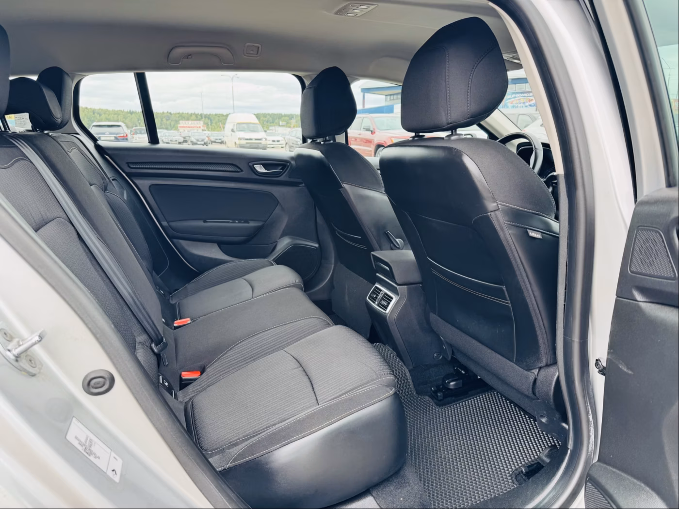 Renault Megane фото 8