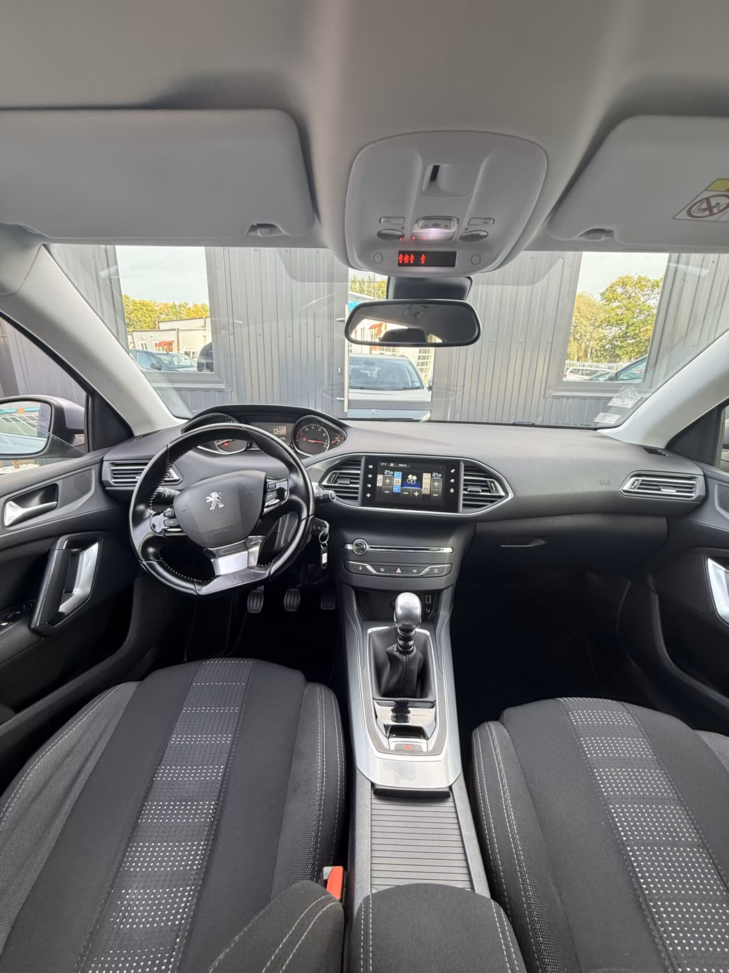 Peugeot 308 фото 9