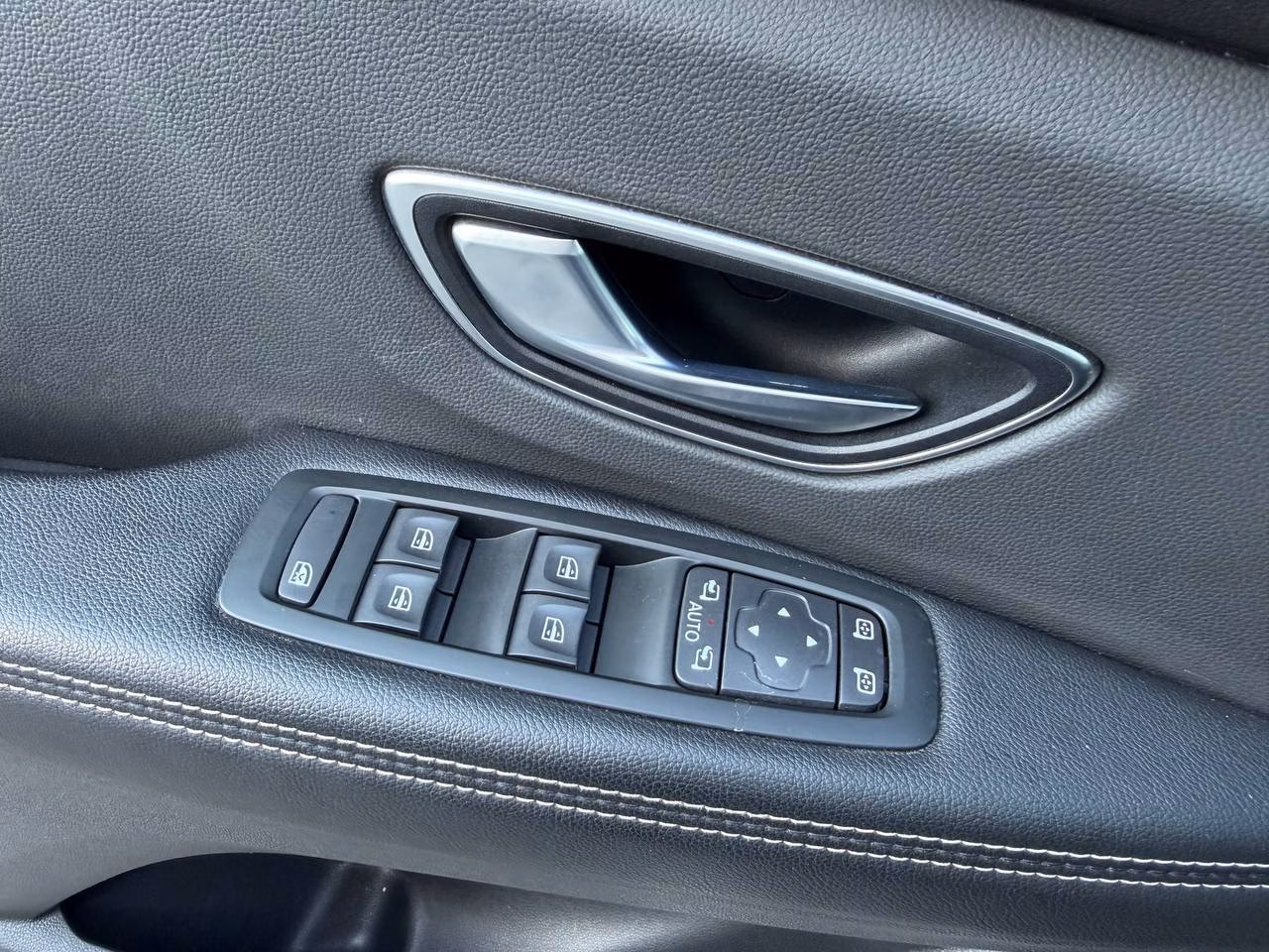 Renault Grand Scenic фото 15