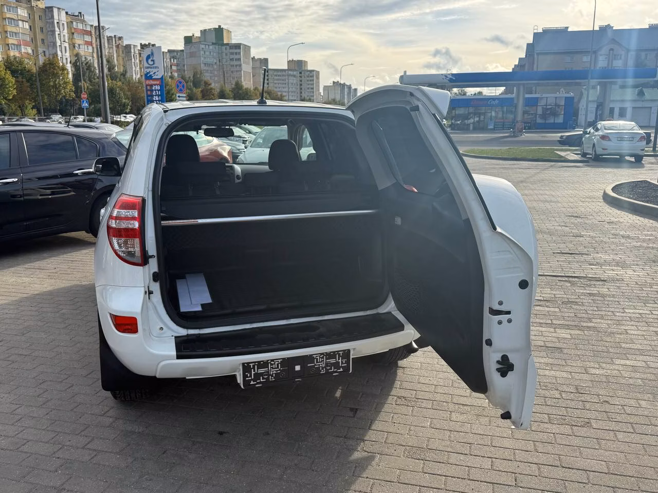 Toyota RAV4 фото 4
