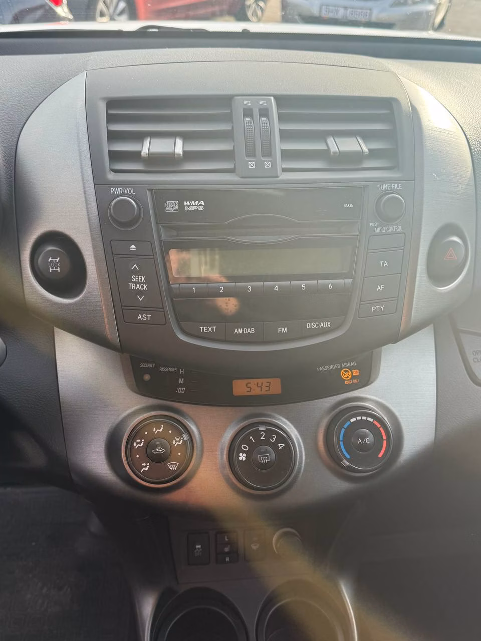 Toyota RAV4 фото 13