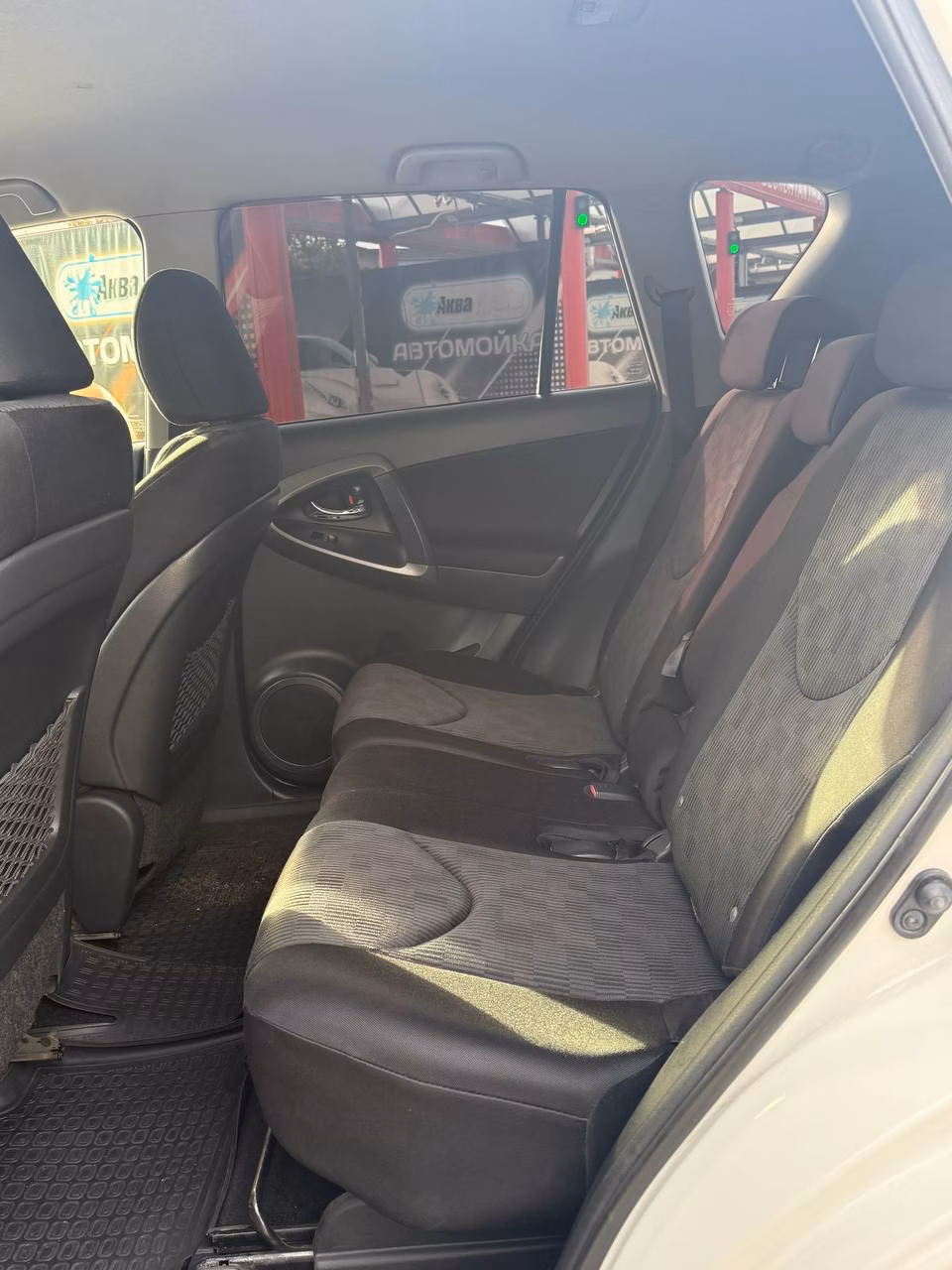 Toyota RAV4 фото 15