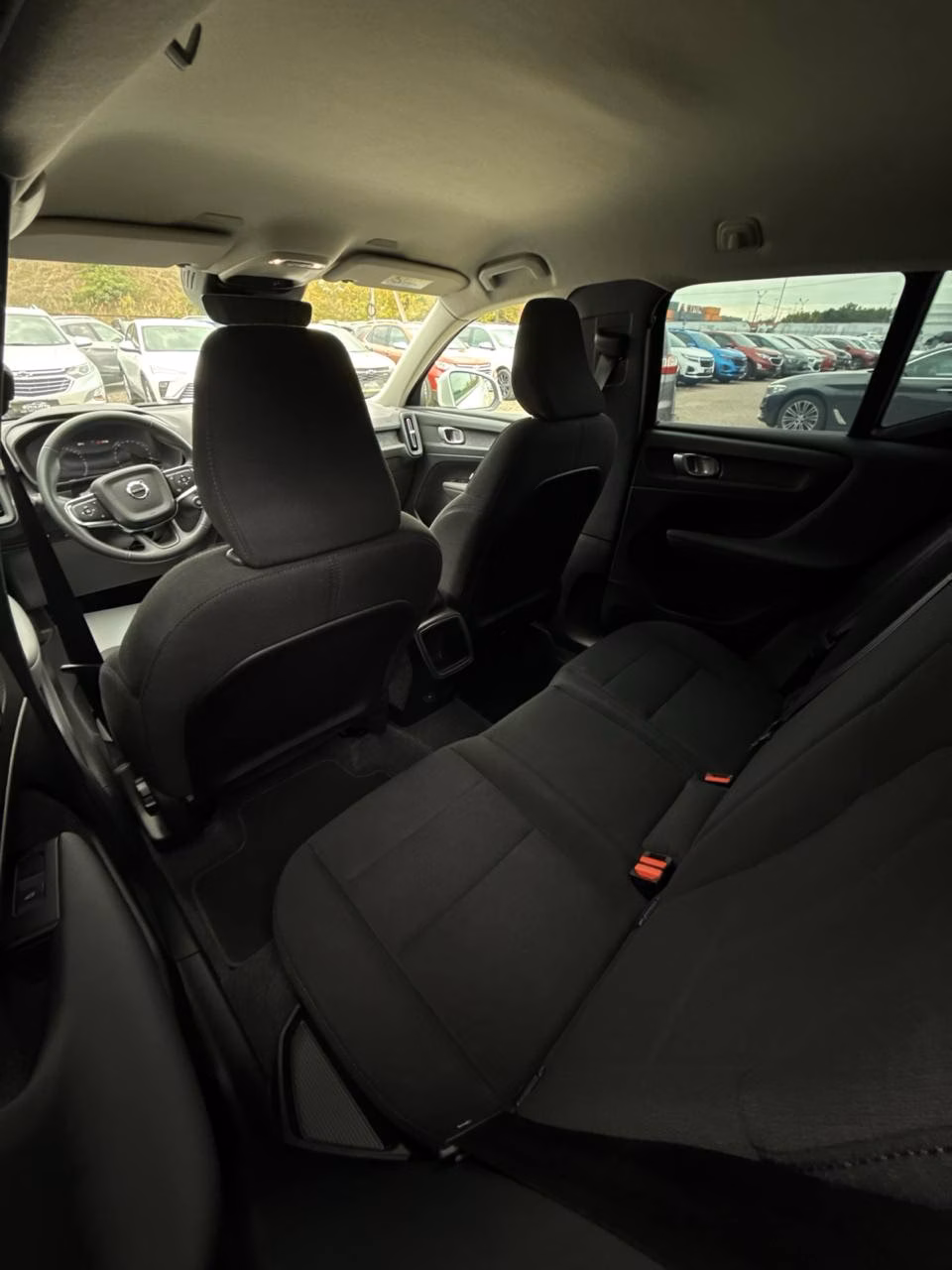 Volvo XC40 фото 9