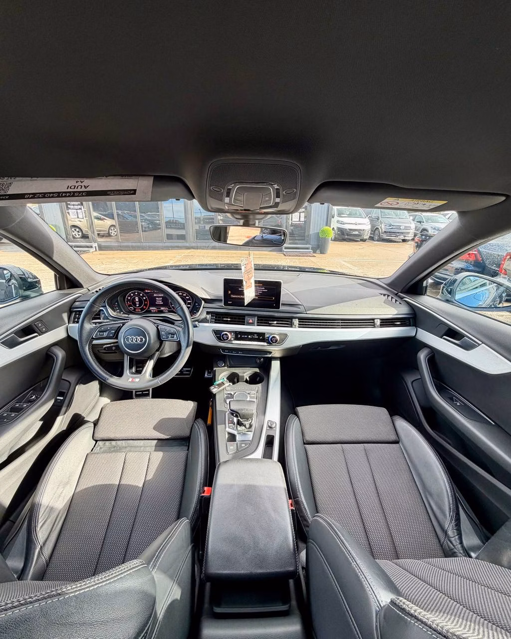 Audi A4 фото 8