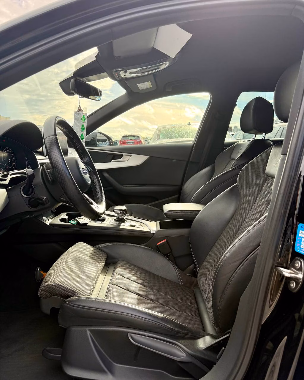 Audi A4 фото 9