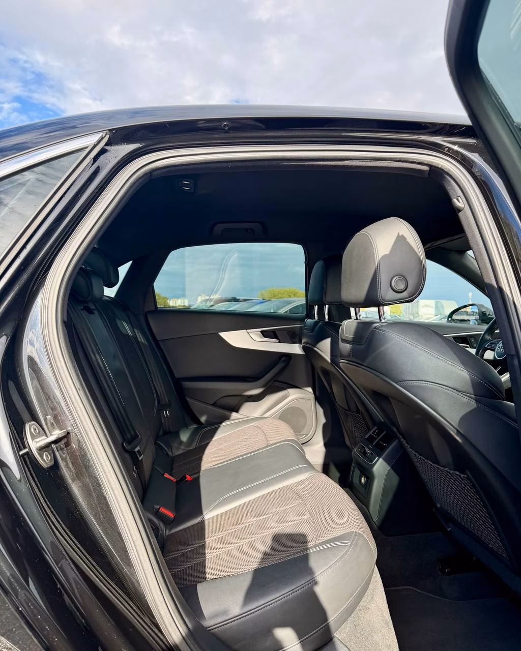 Audi A4 фото 12