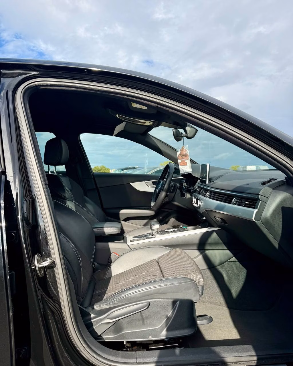 Audi A4 фото 13