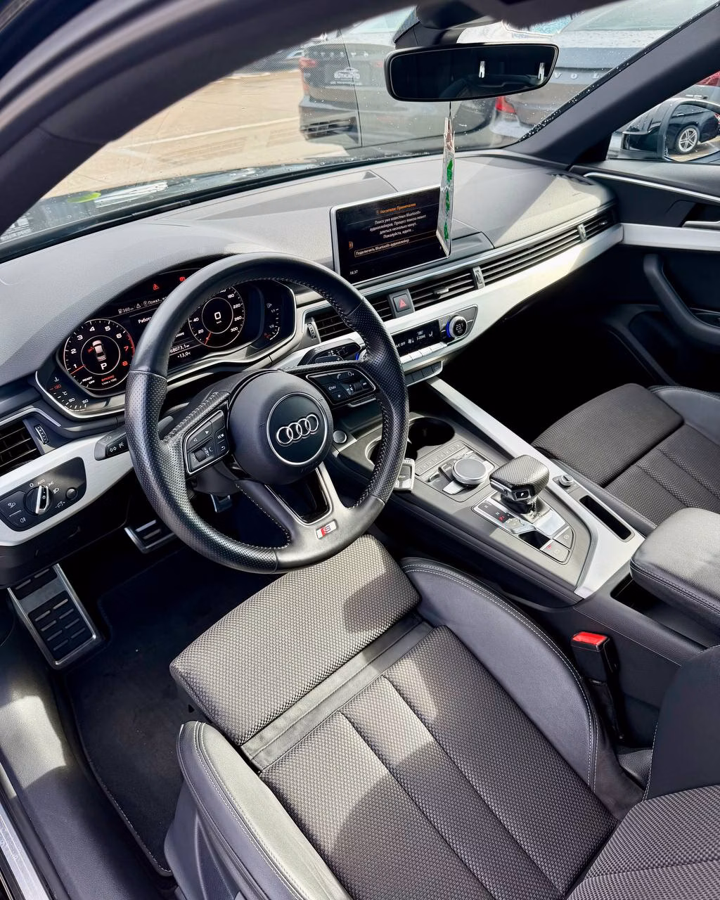 Audi A4 фото 15