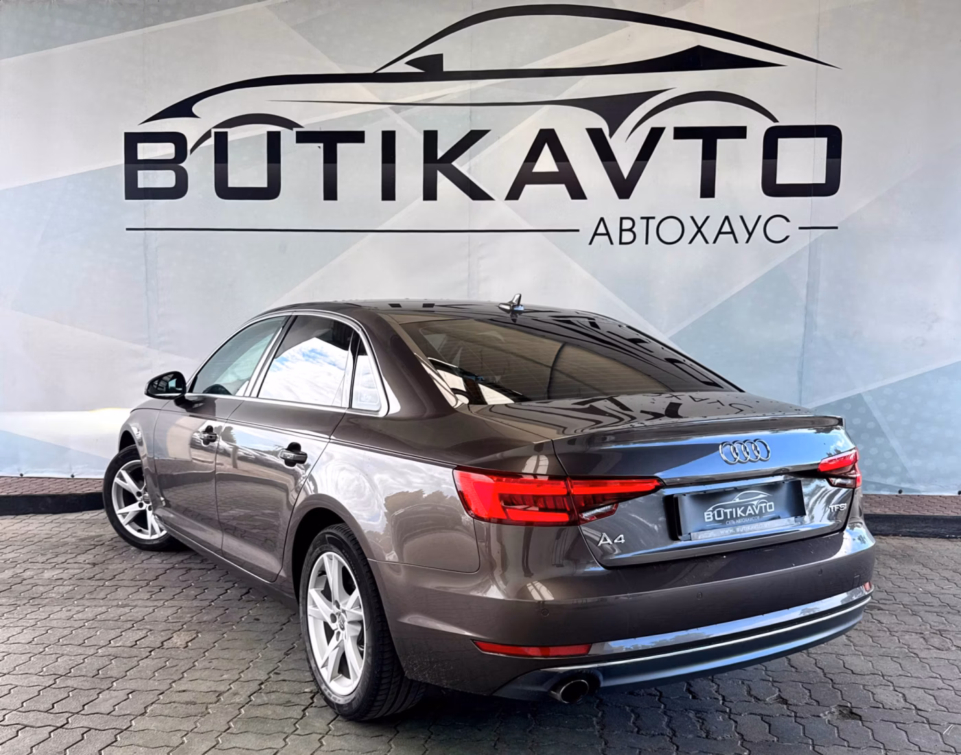 Audi A4 фото 5