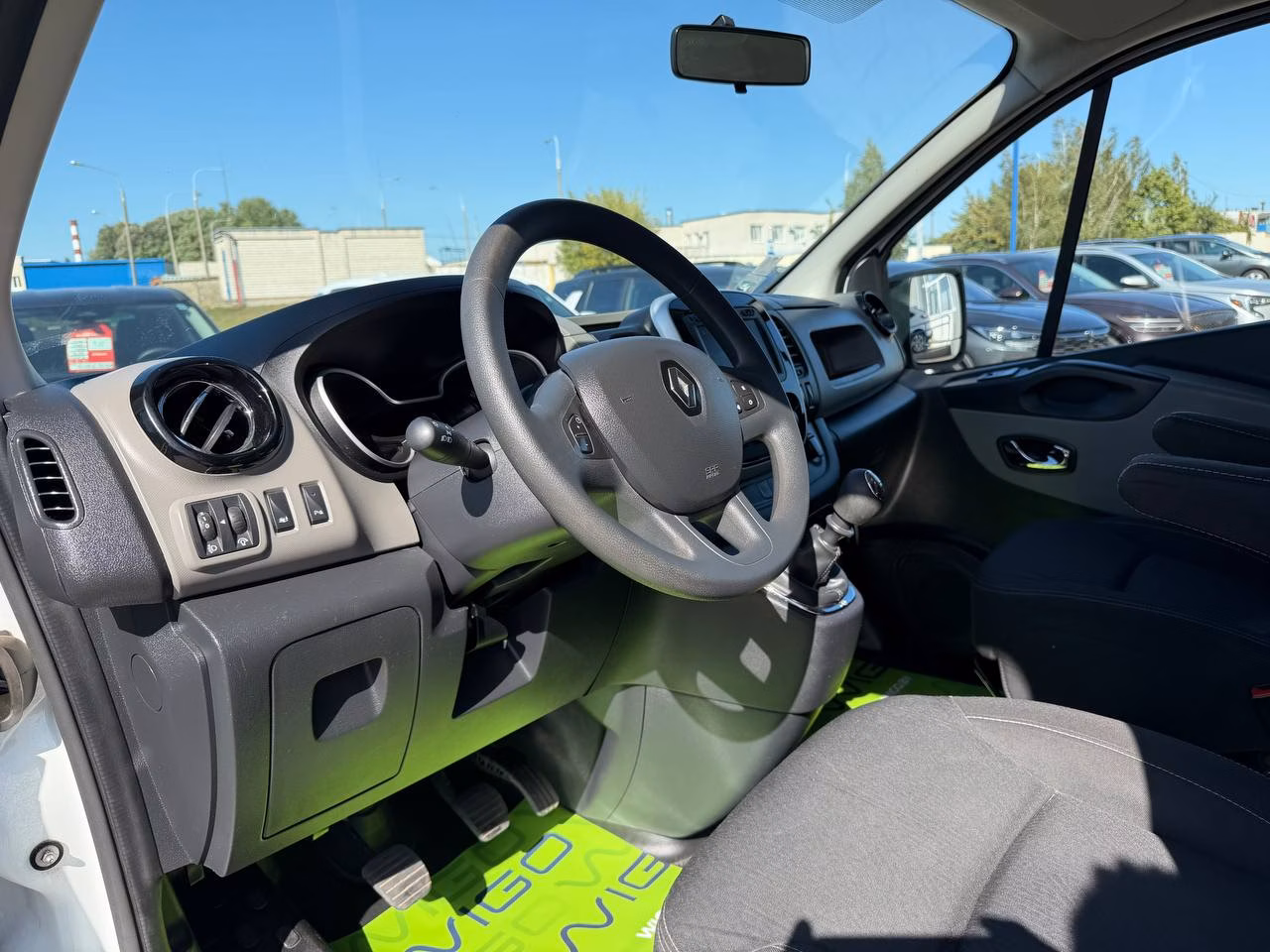 Renault Trafic фото 9