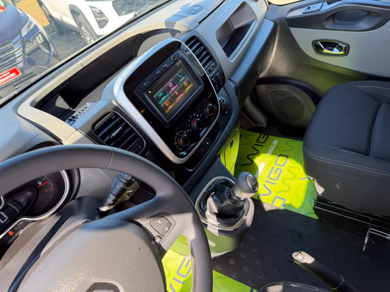Renault Trafic фото 13