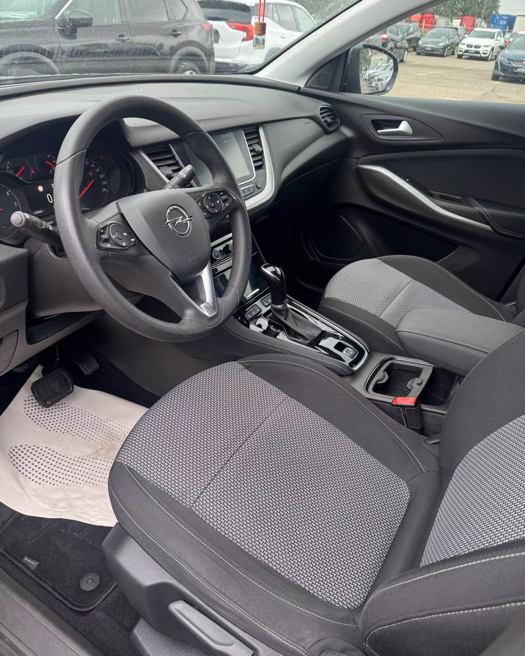 Opel Grandland X фото 10
