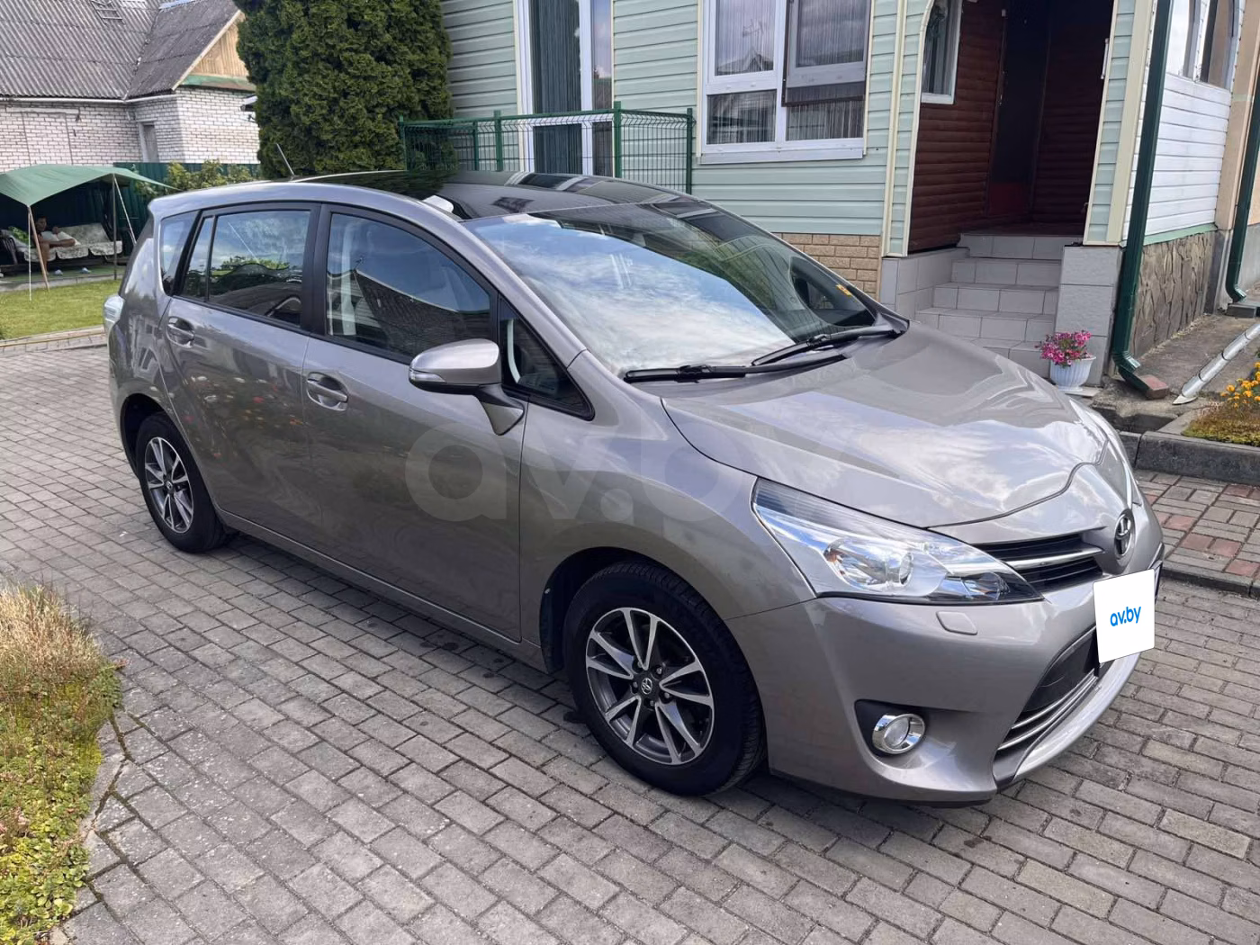 Toyota Verso фото 2