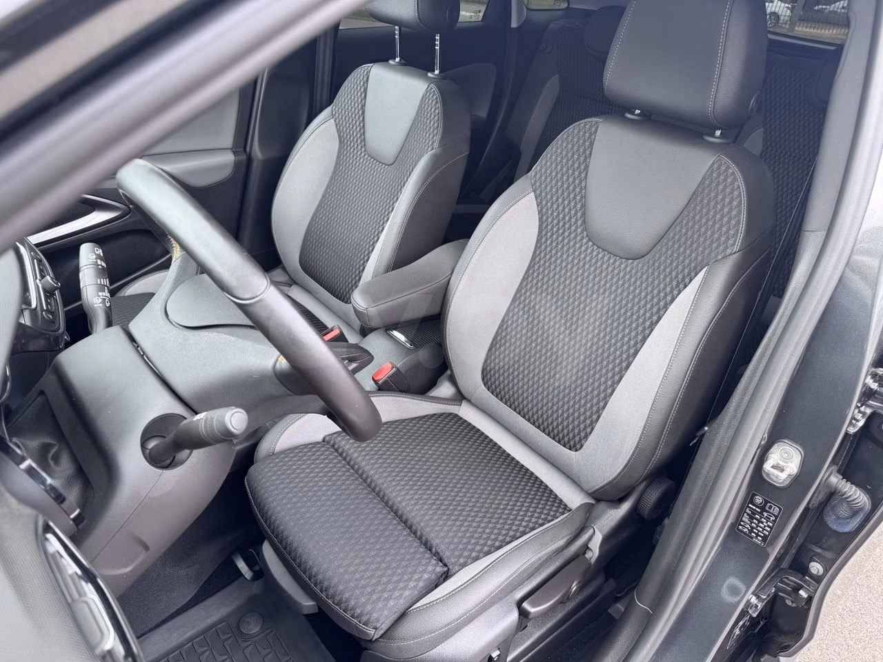 Opel Crossland X фото 17