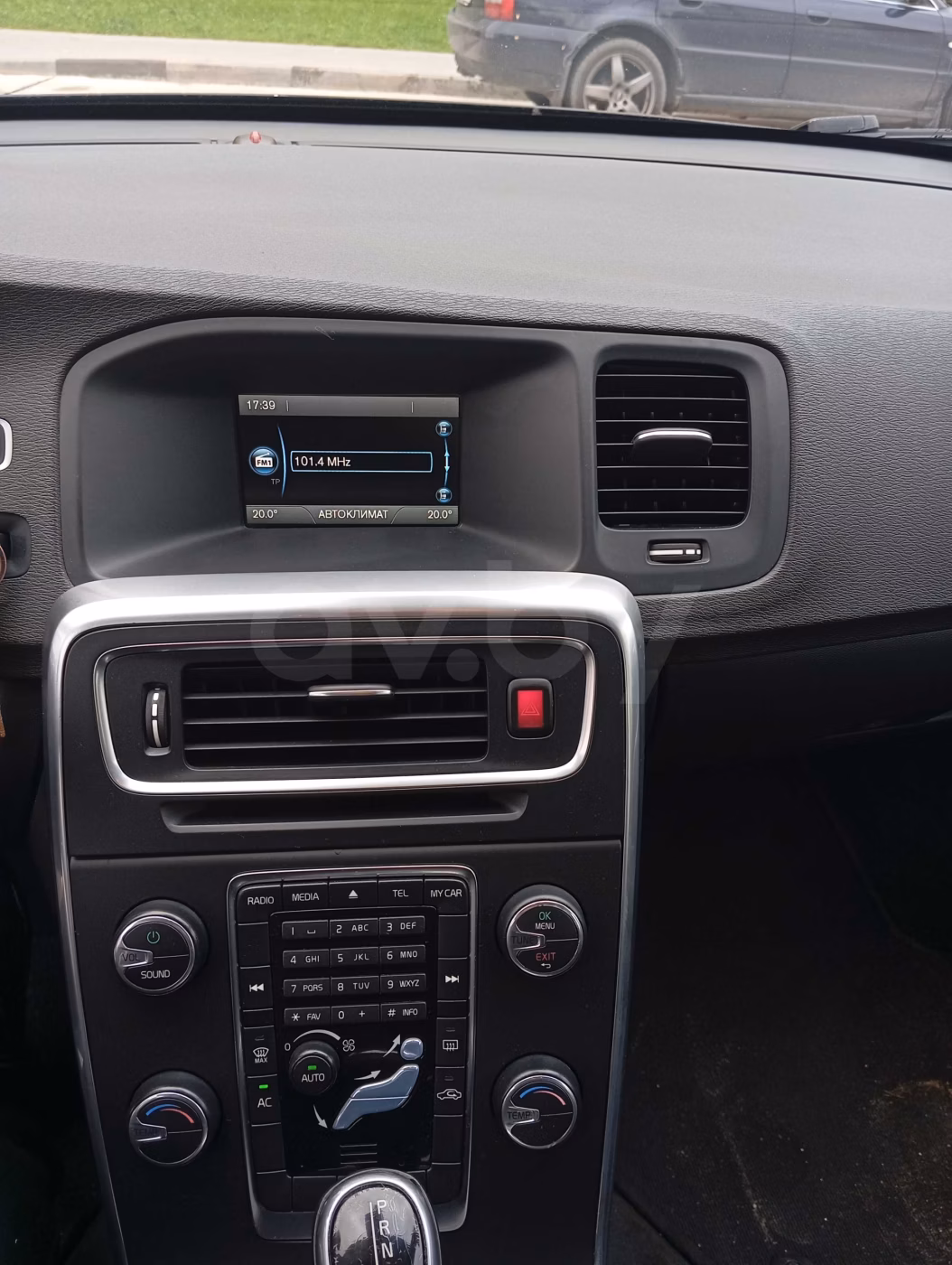 Volvo V60 фото 9