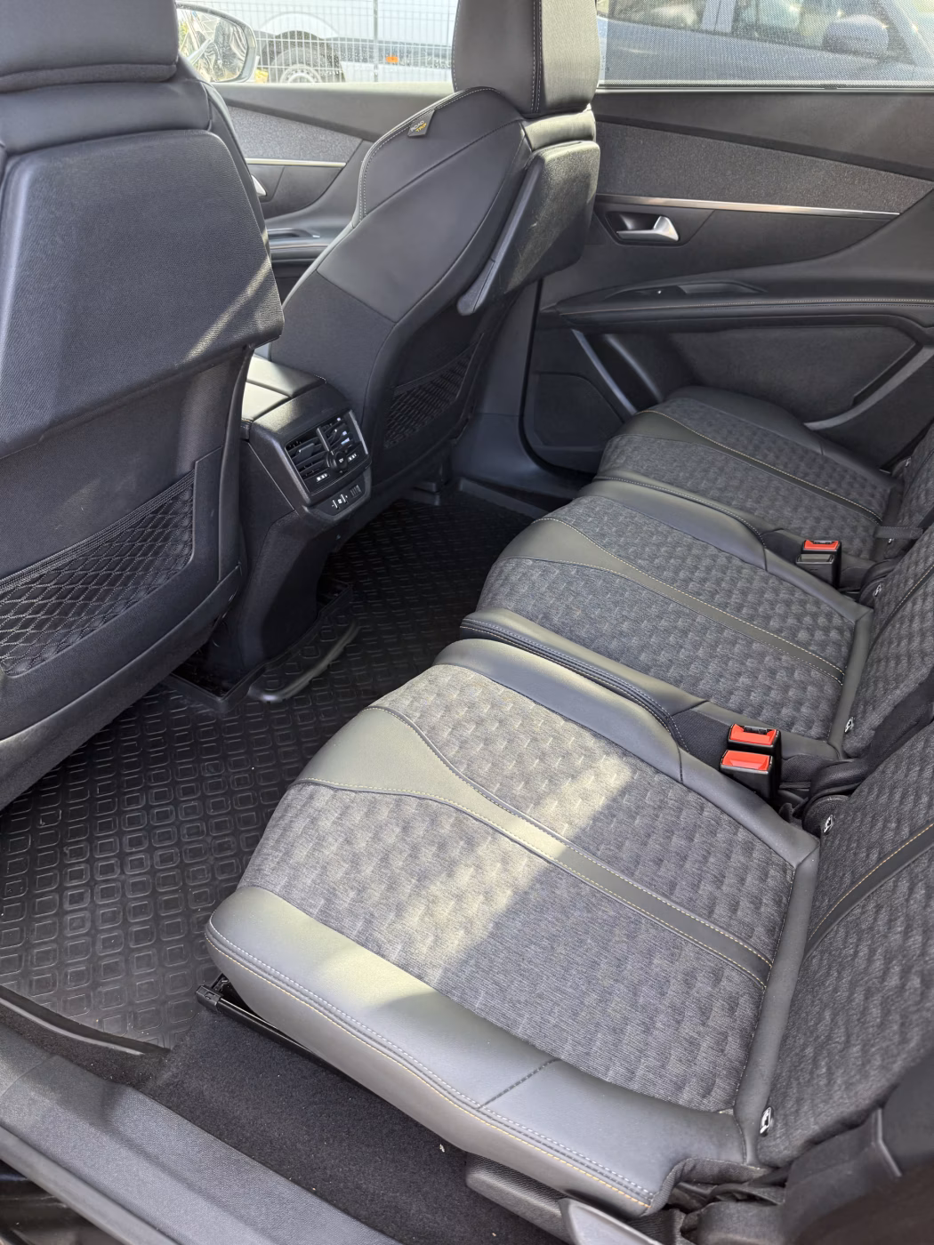 Peugeot 5008 фото 8
